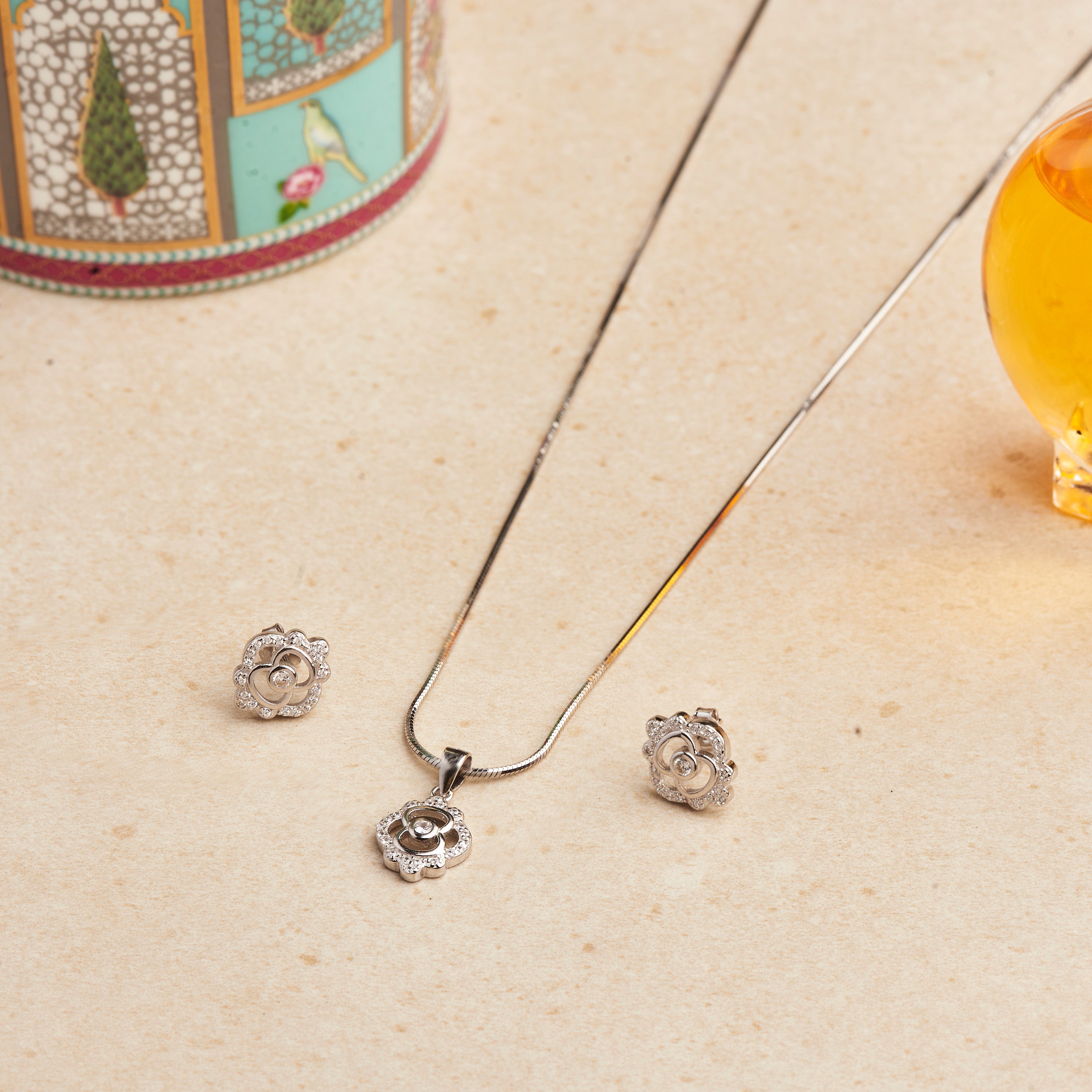 Silver Zircon Bloom Necklace Set