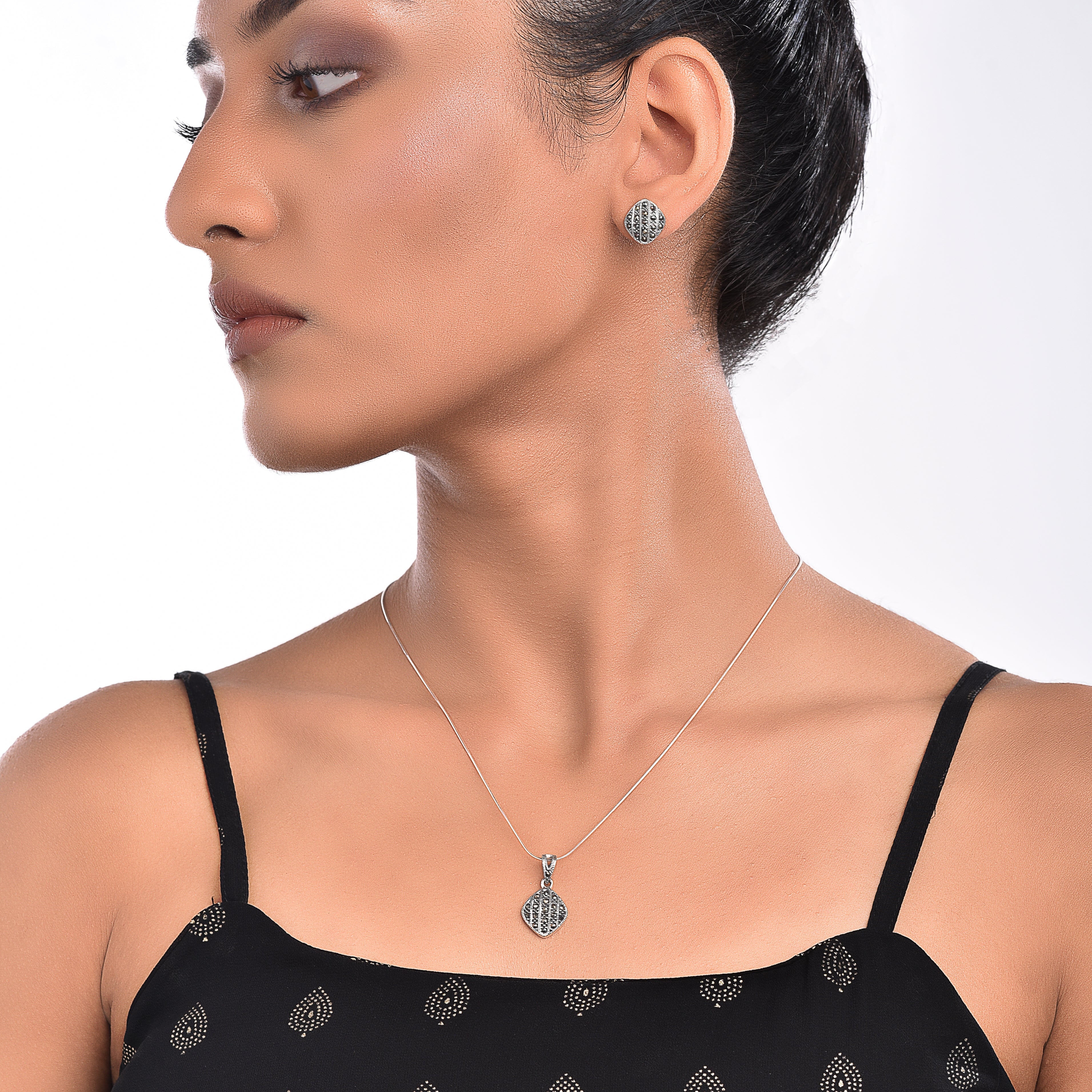 Antique Silver Crystal Stripes Necklace Set