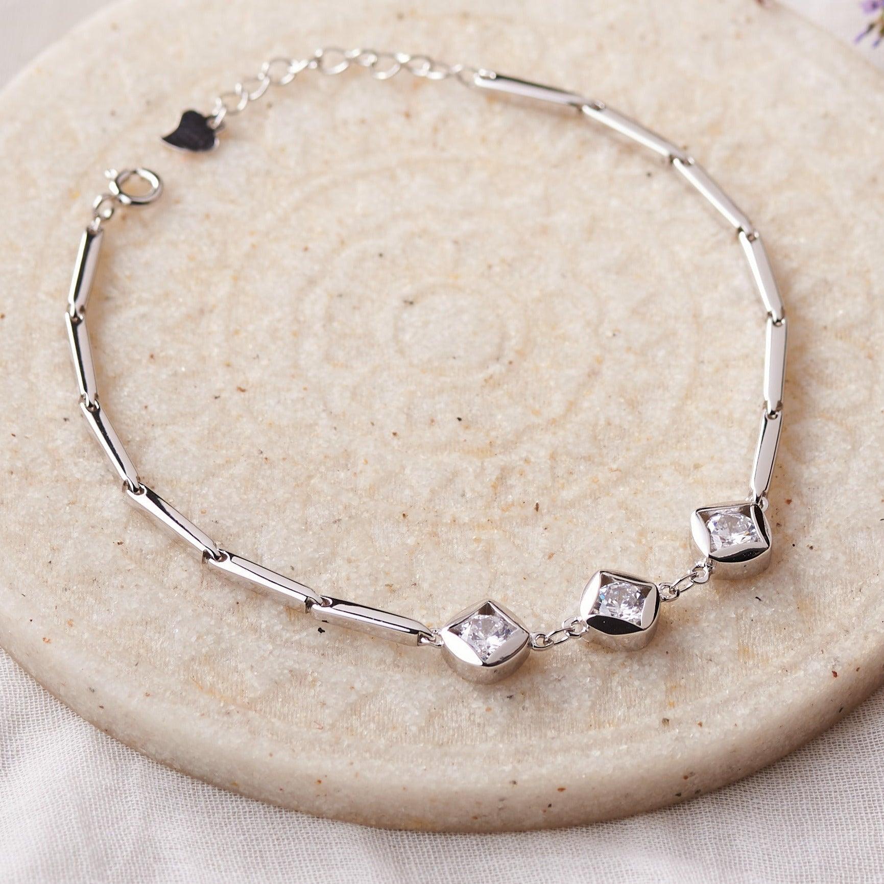 Silver Boxed Zircon Bracelet Dhanaza